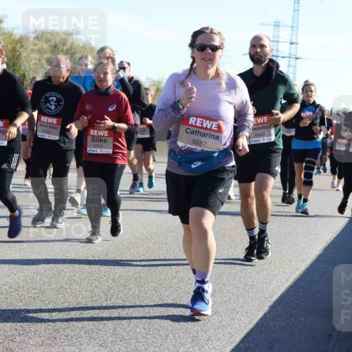 03.10.2025 - Köhlbrandbrückenlauf Strokosch-Dieckow http://msf.ph/oto/9109448 03.10.2025 12:24:30 Position 3 6401, 6403, 6103, 5514, 5557, 6443 meine-sportfotos.de