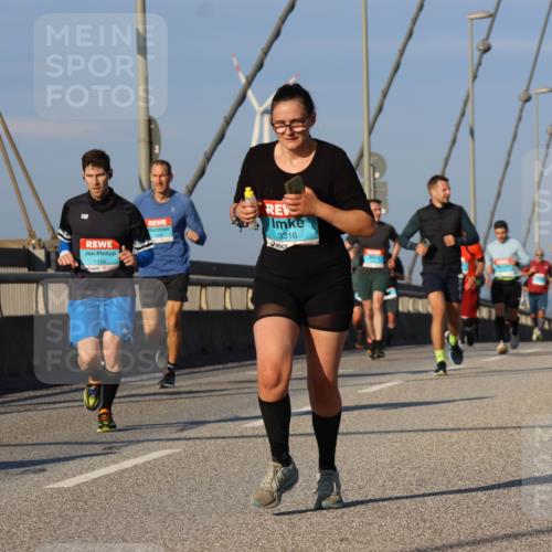 03.10.2025 - Köhlbrandbrückenlauf Strokosch-Dieckow http://msf.ph/oto/9109454 03.10.2025 09:40:38 Position 2 1468, 20, 3316, 1316 meine-sportfotos.de
