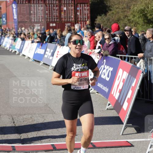 03.10.2025 - Köhlbrandbrückenlauf Jannik Wohlers http://msf.ph/oto/9109467 03.10.2025 12:59:49 Ziel 4074, 4111, 4215, 4554, 6142, 6254, 6364, 6601, 6616, 6654, 6754 meine-sportfotos.de