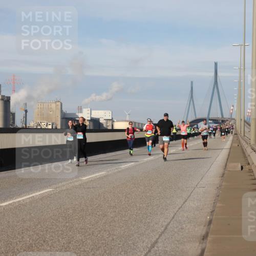 03.10.2025 - Köhlbrandbrückenlauf Lena Gebhardt http://msf.ph/oto/9109476 03.10.2025 10:14:37 Position 2  meine-sportfotos.de