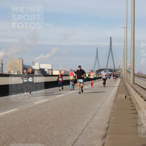 03.10.2025 - Köhlbrandbrückenlauf Lena Gebhardt http://msf.ph/oto/9109491 03.10.2025 10:14:37 Position 2  meine-sportfotos.de