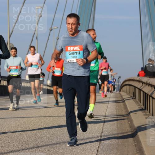 03.10.2025 - Köhlbrandbrückenlauf Strokosch-Dieckow http://msf.ph/oto/9109500 03.10.2025 09:40:44 Position 2 3204, 3404 meine-sportfotos.de