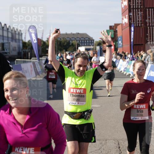 03.10.2025 - Köhlbrandbrückenlauf Jannik Wohlers http://msf.ph/oto/9109502 03.10.2025 13:29:45 Ziel 4629, 4660, 4714, 4720, 4733, 5119, 5120, 5260, 5333, 5482, 5574, 6066, 6093, 6215, 6439 meine-sportfotos.de