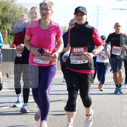 03.10.2025 - Köhlbrandbrückenlauf Strokosch-Dieckow http://msf.ph/oto/9109504 03.10.2025 12:24:37 Position 3 5425, 539, 5632, 5633, 5246 meine-sportfotos.de