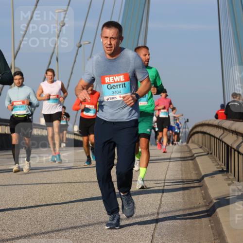 03.10.2025 - Köhlbrandbrückenlauf Strokosch-Dieckow http://msf.ph/oto/9109505 03.10.2025 09:40:44 Position 2 3404 meine-sportfotos.de