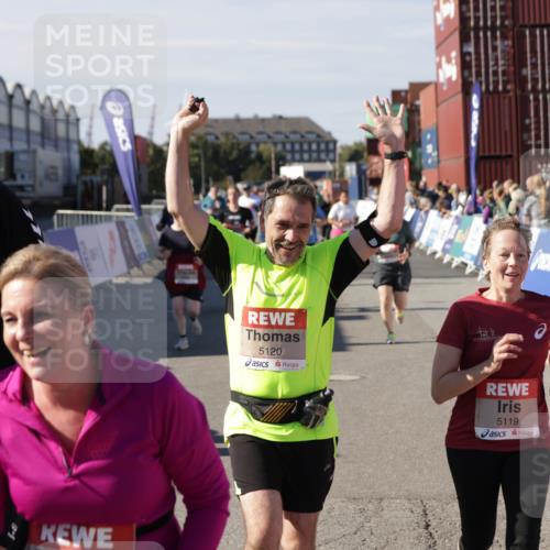 03.10.2025 - Köhlbrandbrückenlauf Jannik Wohlers http://msf.ph/oto/9109507 03.10.2025 13:29:45 Ziel 4629, 4660, 4714, 4720, 4733, 5119, 5120, 5260, 5333, 5482, 5574, 6066, 6093, 6215, 6439 meine-sportfotos.de