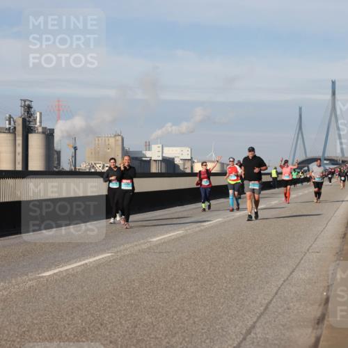 03.10.2025 - Köhlbrandbrückenlauf Lena Gebhardt http://msf.ph/oto/9109514 03.10.2025 10:14:38 Position 2  meine-sportfotos.de