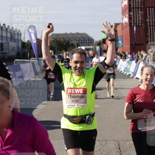 03.10.2025 - Köhlbrandbrückenlauf Jannik Wohlers http://msf.ph/oto/9109524 03.10.2025 13:29:45 Ziel 4629, 4660, 4714, 4720, 4733, 5119, 5120, 5260, 5333, 5482, 5574, 6066, 6093, 6215, 6439 meine-sportfotos.de