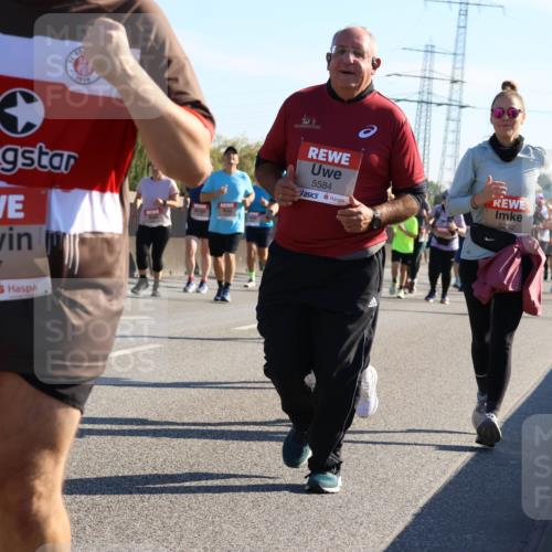 03.10.2025 - Köhlbrandbrückenlauf Strokosch-Dieckow http://msf.ph/oto/9109529 03.10.2025 12:24:43 Position 3 5247, 5584, 5292 meine-sportfotos.de