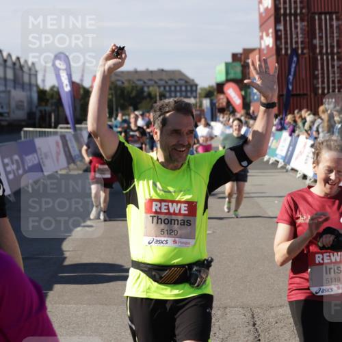 03.10.2025 - Köhlbrandbrückenlauf Jannik Wohlers http://msf.ph/oto/9109534 03.10.2025 13:29:45 Ziel 4629, 4660, 4714, 4720, 4733, 5119, 5120, 5260, 5333, 5482, 5574, 6066, 6093, 6215, 6439 meine-sportfotos.de