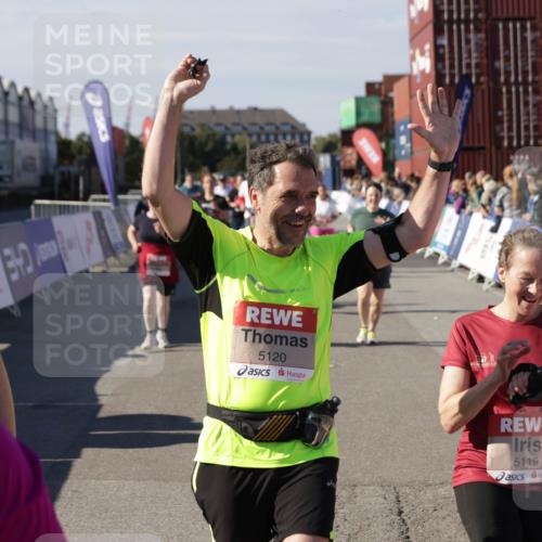 03.10.2025 - Köhlbrandbrückenlauf Jannik Wohlers http://msf.ph/oto/9109540 03.10.2025 13:29:45 Ziel 4629, 4660, 4714, 4720, 4733, 5119, 5120, 5260, 5333, 5482, 5574, 6066, 6093, 6215, 6439 meine-sportfotos.de
