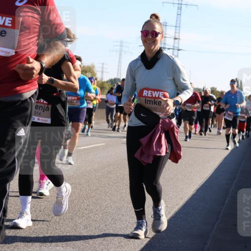 03.10.2025 - Köhlbrandbrückenlauf Strokosch-Dieckow http://msf.ph/oto/9109547 03.10.2025 12:24:44 Position 3 5584, 314, 5292 meine-sportfotos.de