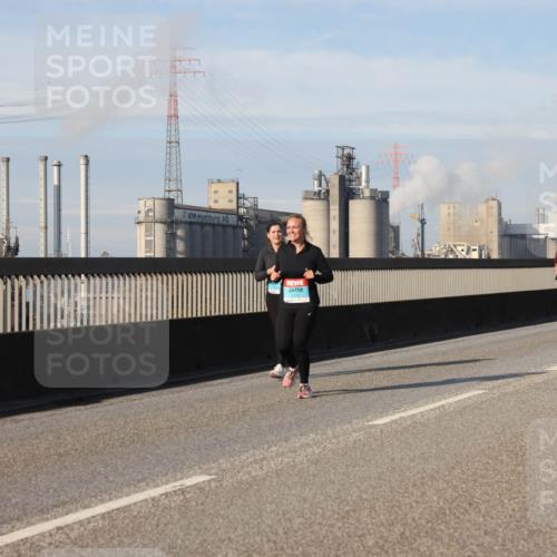 03.10.2025 - Köhlbrandbrückenlauf Lena Gebhardt http://msf.ph/oto/9109550 03.10.2025 10:14:41 Position 2  meine-sportfotos.de