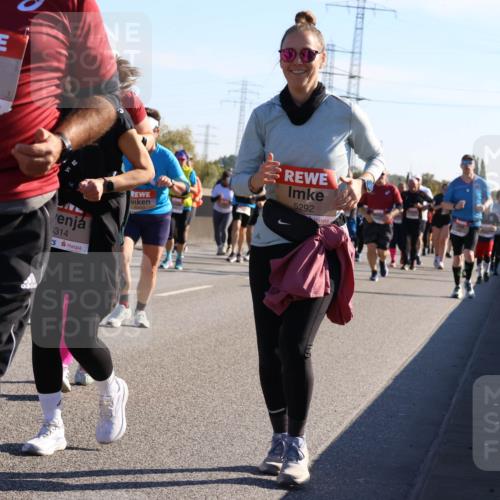 03.10.2025 - Köhlbrandbrückenlauf Strokosch-Dieckow http://msf.ph/oto/9109552 03.10.2025 12:24:44 Position 3 5584, 314, 5292 meine-sportfotos.de