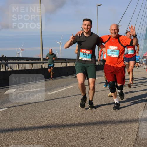 03.10.2025 - Köhlbrandbrückenlauf Strokosch-Dieckow http://msf.ph/oto/9109576 03.10.2025 09:40:49 Position 2 3659, 3305 meine-sportfotos.de