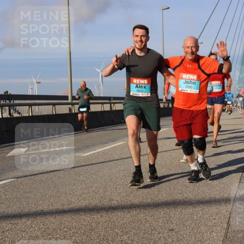 03.10.2025 - Köhlbrandbrückenlauf Strokosch-Dieckow http://msf.ph/oto/9109579 03.10.2025 09:40:49 Position 2 3659, 3305, 1273 meine-sportfotos.de