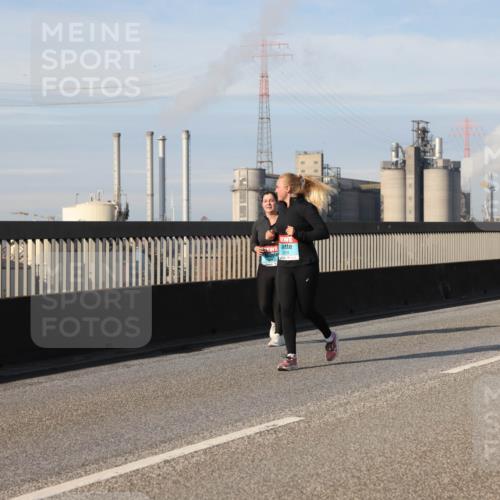 03.10.2025 - Köhlbrandbrückenlauf Lena Gebhardt http://msf.ph/oto/9109581 03.10.2025 10:14:42 Position 2 74 meine-sportfotos.de