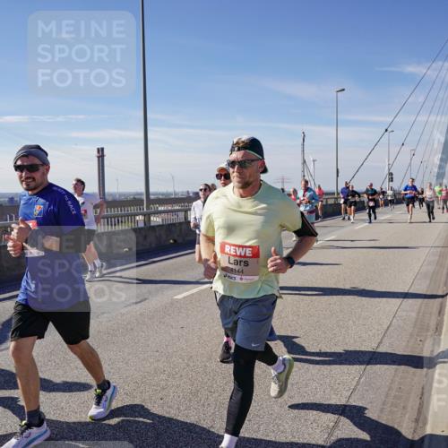 03.10.2025 - Köhlbrandbrückenlauf Michael Burmester http://msf.ph/oto/9109625 03.10.2025 12:52:04 Position 2 570, 4144 meine-sportfotos.de