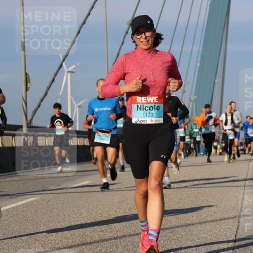 03.10.2025 - Köhlbrandbrückenlauf Strokosch-Dieckow http://msf.ph/oto/9109637 03.10.2025 09:40:54 Position 2 3331, 1123 meine-sportfotos.de