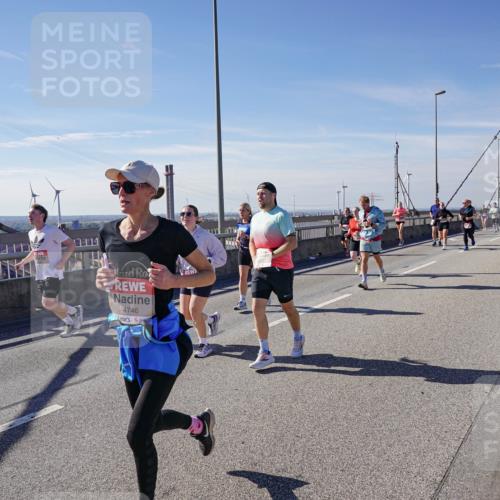 03.10.2025 - Köhlbrandbrückenlauf Michael Burmester http://msf.ph/oto/9109643 03.10.2025 12:52:05 Position 2 4746 meine-sportfotos.de