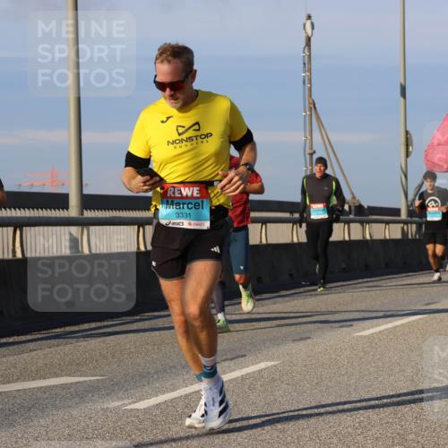 03.10.2025 - Köhlbrandbrückenlauf Strokosch-Dieckow http://msf.ph/oto/9109645 03.10.2025 09:40:54 Position 2 2791, 3331, 1123 meine-sportfotos.de