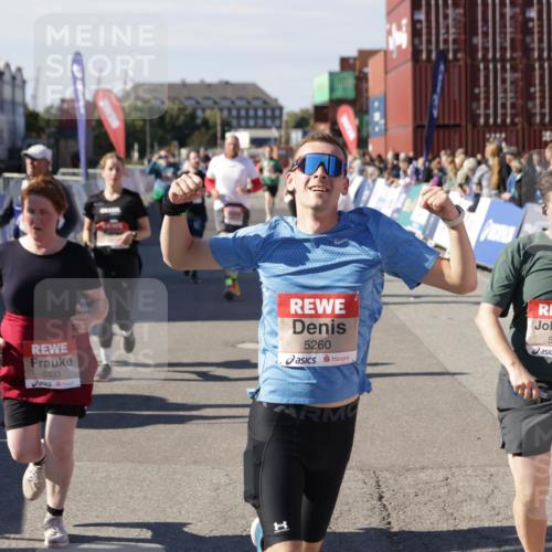 03.10.2025 - Köhlbrandbrückenlauf Jannik Wohlers http://msf.ph/oto/9109655 03.10.2025 13:29:49 Ziel 4629, 4660, 4714, 4720, 4733, 4825, 5119, 5120, 5260, 5333, 5574, 5930, 5944, 6066, 6093, 6215, 6234, 6698 meine-sportfotos.de