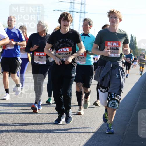 03.10.2025 - Köhlbrandbrückenlauf Strokosch-Dieckow http://msf.ph/oto/9109656 03.10.2025 12:25:07 Position 3 6508, 6072, 5835, 5833, 5832, 5829 meine-sportfotos.de