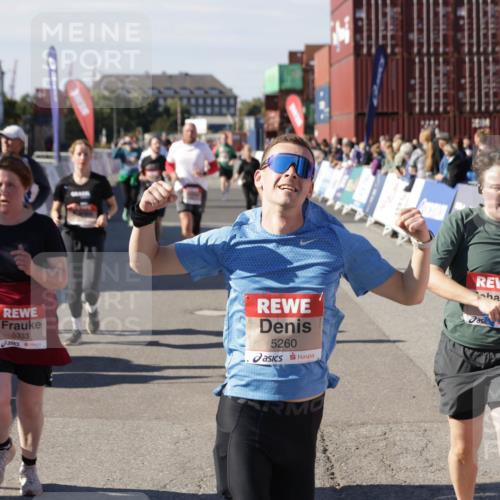 03.10.2025 - Köhlbrandbrückenlauf Jannik Wohlers http://msf.ph/oto/9109659 03.10.2025 13:29:49 Ziel 4629, 4660, 4714, 4720, 4733, 4825, 5119, 5120, 5260, 5333, 5574, 5930, 5944, 6066, 6093, 6215, 6234, 6698 meine-sportfotos.de