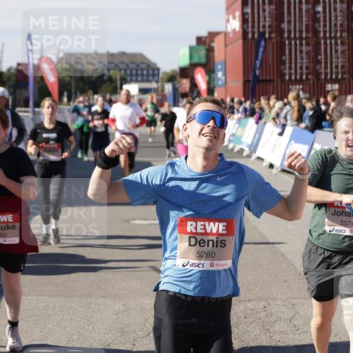 03.10.2025 - Köhlbrandbrückenlauf Jannik Wohlers http://msf.ph/oto/9109666 03.10.2025 13:29:49 Ziel 4629, 4660, 4714, 4720, 4733, 4825, 5119, 5120, 5260, 5333, 5574, 5930, 5944, 6066, 6093, 6215, 6234, 6698 meine-sportfotos.de
