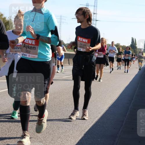 03.10.2025 - Köhlbrandbrückenlauf Strokosch-Dieckow http://msf.ph/oto/9109683 03.10.2025 12:25:10 Position 3 5835, 5831, 5832, 6820 meine-sportfotos.de
