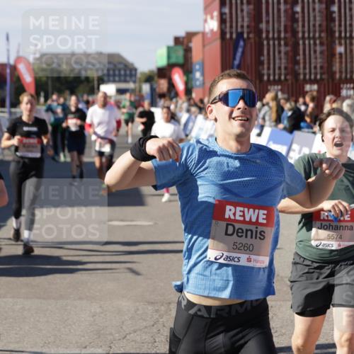 03.10.2025 - Köhlbrandbrückenlauf Jannik Wohlers http://msf.ph/oto/9109686 03.10.2025 13:29:49 Ziel 4629, 4660, 4714, 4720, 4733, 4825, 5119, 5120, 5260, 5333, 5574, 5930, 5944, 6066, 6093, 6215, 6234, 6698 meine-sportfotos.de