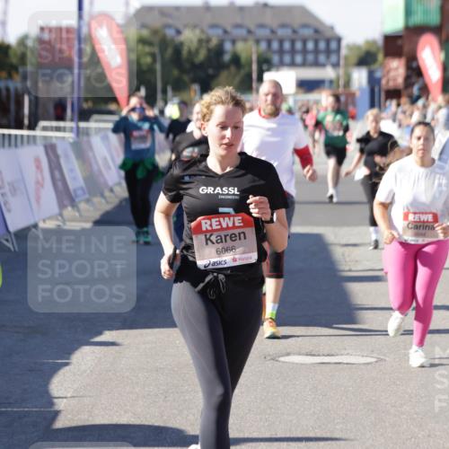 03.10.2025 - Köhlbrandbrückenlauf Jannik Wohlers http://msf.ph/oto/9109714 03.10.2025 13:29:50 Ziel 4629, 4660, 4714, 4720, 4733, 4825, 5119, 5120, 5260, 5333, 5574, 5587, 5621, 5930, 5944, 6066, 6234, 6698 meine-sportfotos.de