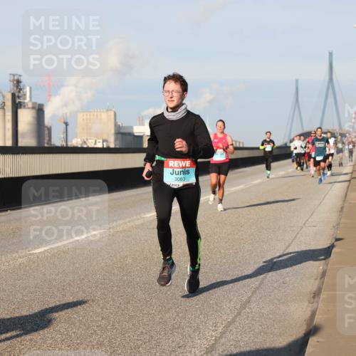 03.10.2025 - Köhlbrandbrückenlauf Lena Gebhardt http://msf.ph/oto/9109728 03.10.2025 09:41:25 Position 2 3083 meine-sportfotos.de