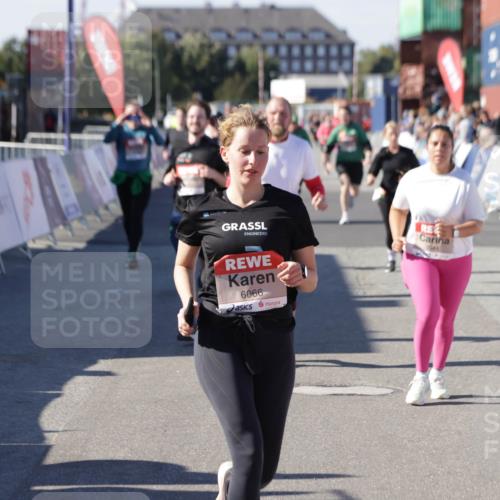 03.10.2025 - Köhlbrandbrückenlauf Jannik Wohlers http://msf.ph/oto/9109729 03.10.2025 13:29:50 Ziel 4629, 4660, 4714, 4720, 4733, 4825, 5119, 5120, 5260, 5333, 5574, 5587, 5621, 5930, 5944, 6066, 6234, 6698 meine-sportfotos.de