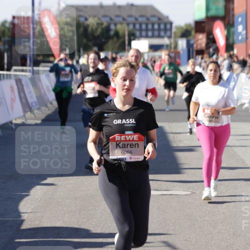 03.10.2025 - Köhlbrandbrückenlauf Jannik Wohlers http://msf.ph/oto/9109735 03.10.2025 13:29:50 Ziel 4629, 4660, 4714, 4720, 4733, 4825, 5119, 5120, 5260, 5333, 5574, 5587, 5621, 5930, 5944, 6066, 6234, 6698 meine-sportfotos.de