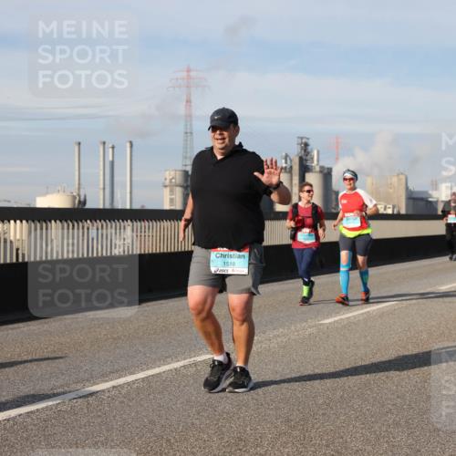 03.10.2025 - Köhlbrandbrückenlauf Lena Gebhardt http://msf.ph/oto/9109747 03.10.2025 10:14:46 Position 2 1518 meine-sportfotos.de