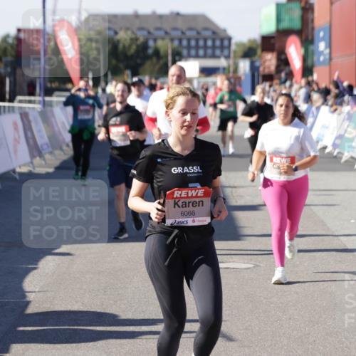 03.10.2025 - Köhlbrandbrückenlauf Jannik Wohlers http://msf.ph/oto/9109748 03.10.2025 13:29:50 Ziel 4629, 4660, 4714, 4720, 4733, 4825, 5119, 5120, 5260, 5333, 5574, 5587, 5621, 5930, 5944, 6066, 6234, 6698 meine-sportfotos.de