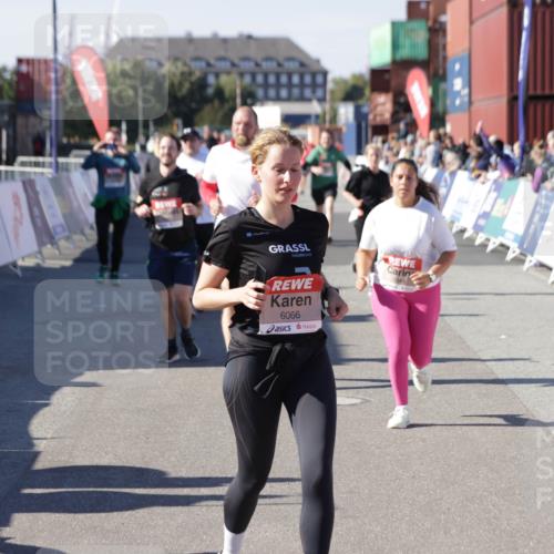 03.10.2025 - Köhlbrandbrückenlauf Jannik Wohlers http://msf.ph/oto/9109754 03.10.2025 13:29:50 Ziel 4629, 4660, 4714, 4720, 4733, 4825, 5119, 5120, 5260, 5333, 5574, 5587, 5621, 5930, 5944, 6066, 6234, 6698 meine-sportfotos.de
