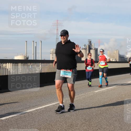 03.10.2025 - Köhlbrandbrückenlauf Lena Gebhardt http://msf.ph/oto/9109758 03.10.2025 10:14:46 Position 2 1518 meine-sportfotos.de