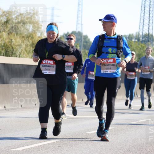 03.10.2025 - Köhlbrandbrückenlauf Strokosch-Dieckow http://msf.ph/oto/9109768 03.10.2025 12:25:36 Position 3 6576, 5444, 6259 meine-sportfotos.de