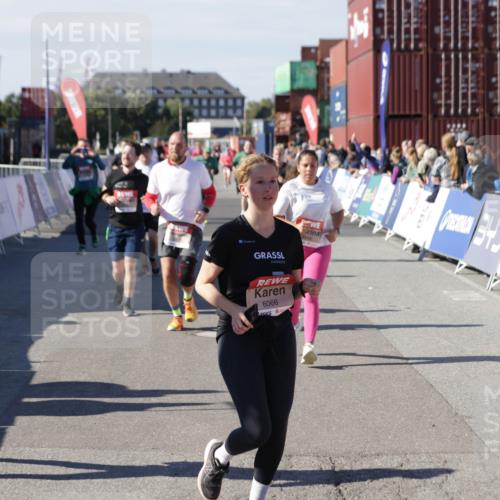 03.10.2025 - Köhlbrandbrückenlauf Jannik Wohlers http://msf.ph/oto/9109782 03.10.2025 13:29:51 Ziel 4629, 4660, 4714, 4720, 4733, 4825, 5119, 5120, 5260, 5333, 5574, 5587, 5621, 5930, 5944, 6066, 6234, 6570, 6698 meine-sportfotos.de