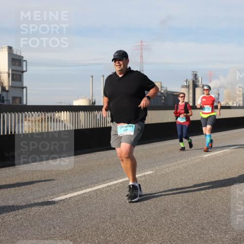 03.10.2025 - Köhlbrandbrückenlauf Lena Gebhardt http://msf.ph/oto/9109786 03.10.2025 10:14:47 Position 2 1518 meine-sportfotos.de