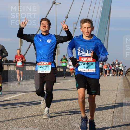 03.10.2025 - Köhlbrandbrückenlauf Strokosch-Dieckow http://msf.ph/oto/9109796 03.10.2025 09:41:09 Position 2 1526, 2947, 2920 meine-sportfotos.de