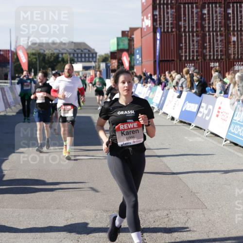 03.10.2025 - Köhlbrandbrückenlauf Jannik Wohlers http://msf.ph/oto/9109800 03.10.2025 13:29:51 Ziel 4629, 4660, 4714, 4720, 4733, 4825, 5119, 5120, 5260, 5333, 5574, 5587, 5621, 5930, 5944, 6066, 6234, 6570, 6698 meine-sportfotos.de