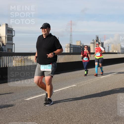 03.10.2025 - Köhlbrandbrückenlauf Lena Gebhardt http://msf.ph/oto/9109810 03.10.2025 10:14:47 Position 2 1518 meine-sportfotos.de