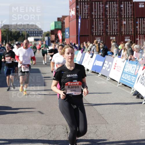 03.10.2025 - Köhlbrandbrückenlauf Jannik Wohlers http://msf.ph/oto/9109819 03.10.2025 13:29:51 Ziel 4629, 4660, 4714, 4720, 4733, 4825, 5119, 5120, 5260, 5333, 5574, 5587, 5621, 5930, 5944, 6066, 6234, 6570, 6698 meine-sportfotos.de