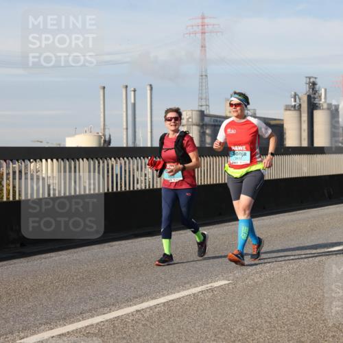 03.10.2025 - Köhlbrandbrückenlauf Lena Gebhardt http://msf.ph/oto/9109821 03.10.2025 10:14:48 Position 2 5, 3412 meine-sportfotos.de