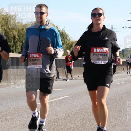 03.10.2025 - Köhlbrandbrückenlauf Strokosch-Dieckow http://msf.ph/oto/9109834 03.10.2025 12:25:51 Position 3 5301, 5505, 5347 meine-sportfotos.de