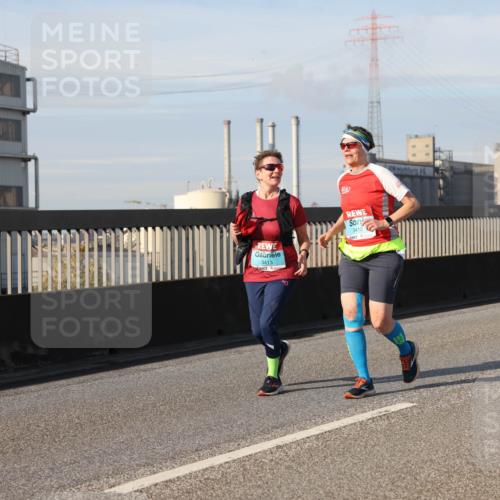 03.10.2025 - Köhlbrandbrückenlauf Lena Gebhardt http://msf.ph/oto/9109842 03.10.2025 10:14:48 Position 2 3413, 3412 meine-sportfotos.de
