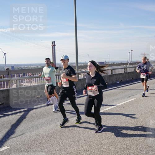 03.10.2025 - Köhlbrandbrückenlauf Michael Burmester http://msf.ph/oto/9109844 03.10.2025 12:52:16 Position 2 4645 meine-sportfotos.de